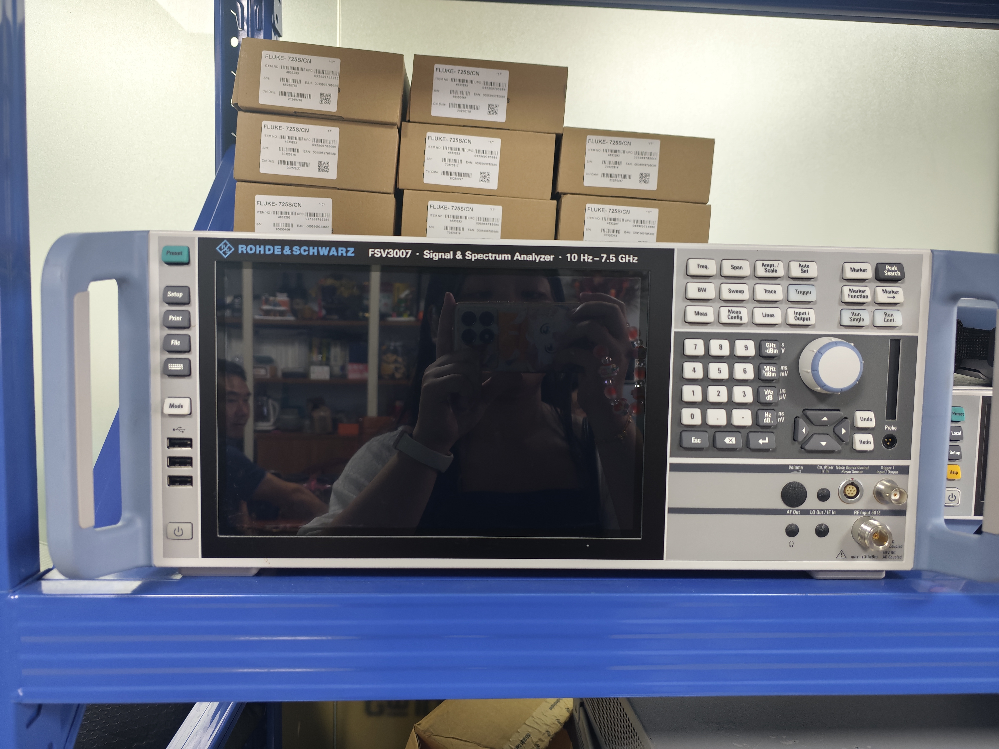 Signal and Spectrum Analyzer